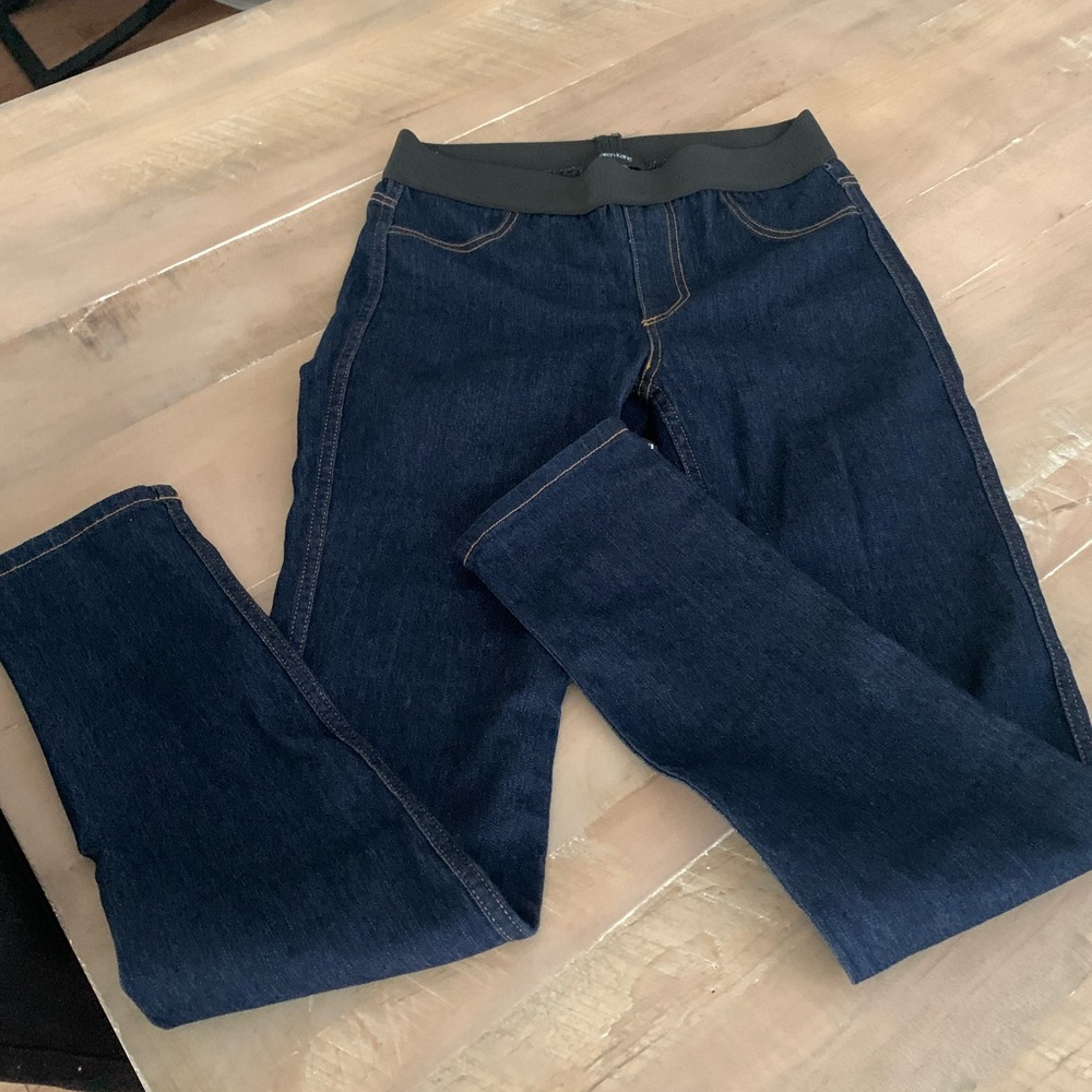 Karen Kane size 6 dark wash jeans, comfy elastic waist